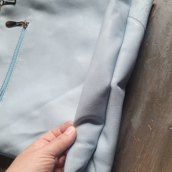 Manocchio Baby Blue Purse - Picture 10 of 12